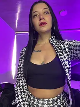 Isabella 21x online show from June 4, 2026, 12:55 pm
