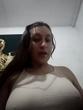 dulccemaria24 online show from November 20, 2025, 6:40 pm