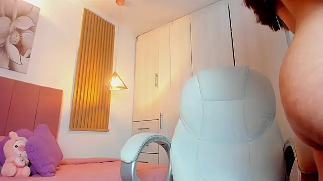 mia nevaeh online show from January 26, 2025, 2:14 am