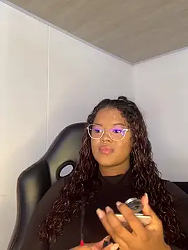 antonella 19x online show from December 14, 2024, 9:35 pm