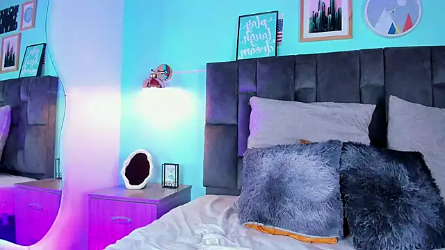 AmyPalmmer online show from March 8, 2025, 11:58 am