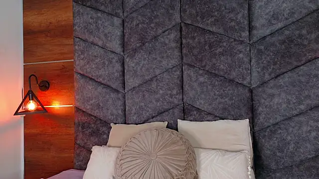 AmyPalmmer online show from December 3, 2025, 11:41 am