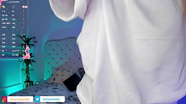 charlotte  grey online show from March 17, 2025, 11:00 pm