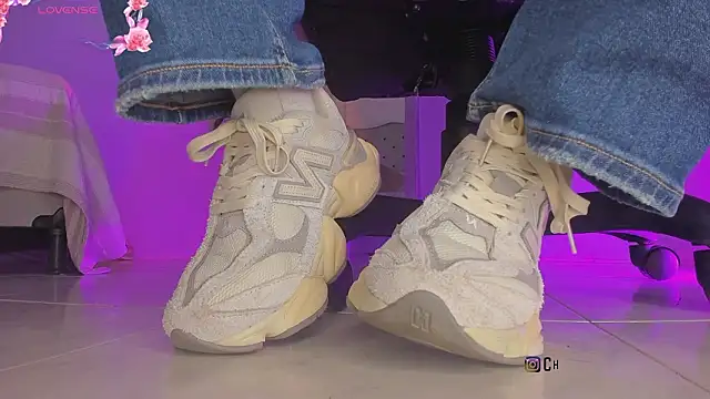 charlotte  grey online show from March 3, 2026, 7:53 pm