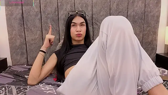 Mia thompson 19 online show from September 12, 2025, 5:35 pm