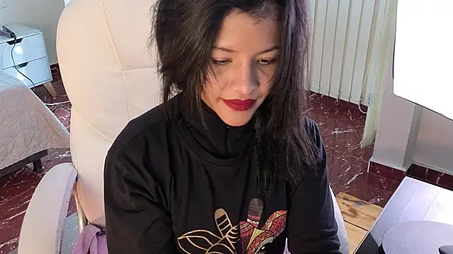 petite molly  online show from January 7, 2026, 1:02 pm