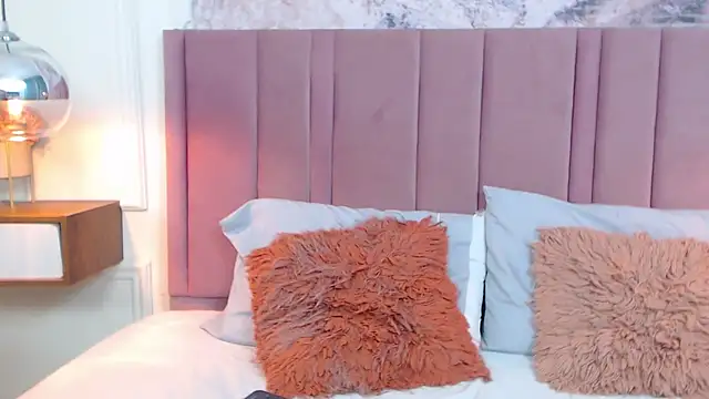 SabrinaDevill online show from February 8, 2025, 1:22 pm