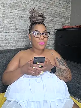 ExclusiveLeexx online show from October 24, 2025, 1:07 pm