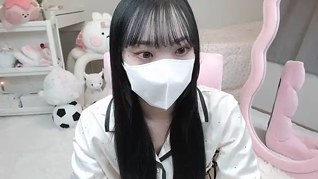 momo room online show from December 12, 2024, 9:30 am