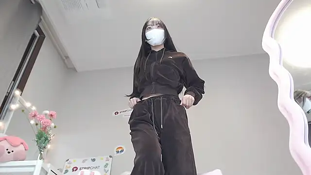 momo room online show from January 20, 2025, 1:11 pm