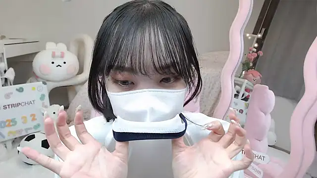 momo room online show from March 2, 2025, 10:35 am