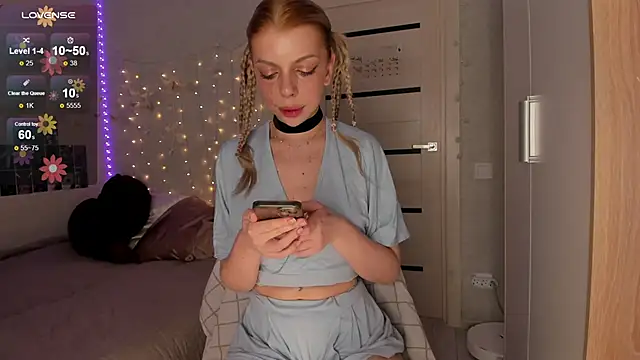 Snapshot of Hannah_Carr chatting on February 19, 2025, 9:03 pm Hannah Carr online show from February 19, 2025, 9:03 pm