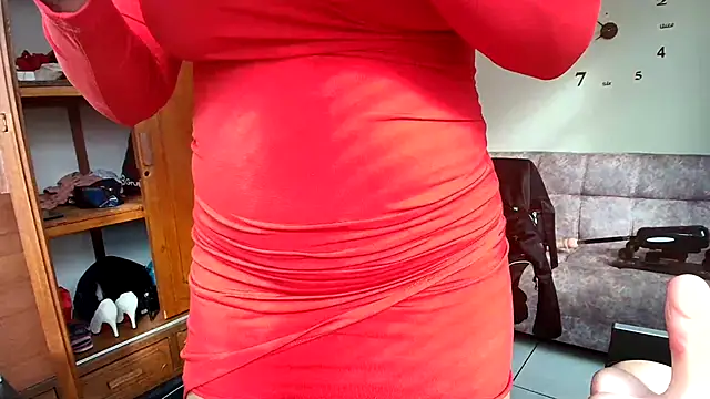 Snapshot of Majo_Soussa chatting on October 18, 2025, 12:50 pm Majo Soussa online show from October 18, 2025, 12:50 pm