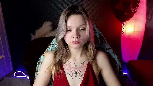 LitaBrom online show from March 9, 2025, 1:04 am