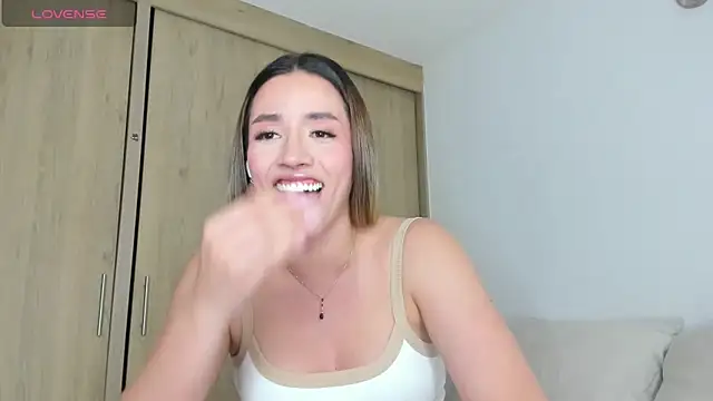 honeyann08 online show from February 15, 2025, 8:33 pm