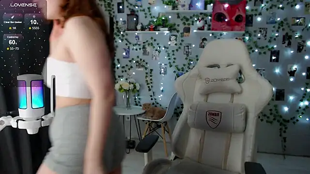 Meow babe online show from January 8, 2025, 3:51 am