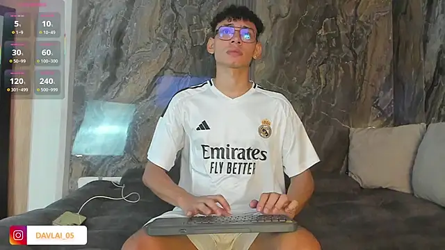 Daviid laidd online show from November 18, 2025, 8:57 pm