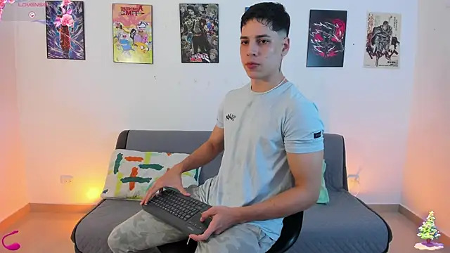 jonathanjoestar  online show from December 13, 2025, 11:43 pm