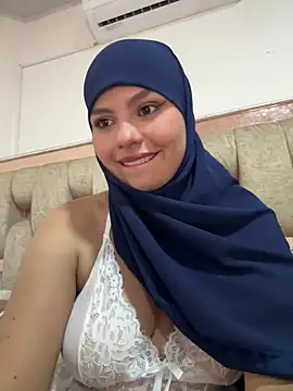 lalilamassu1 online show from March 4, 2025, 4:27 am