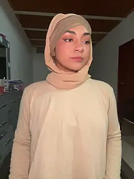 lalilamassu1 online show from September 13, 2025, 11:04 pm