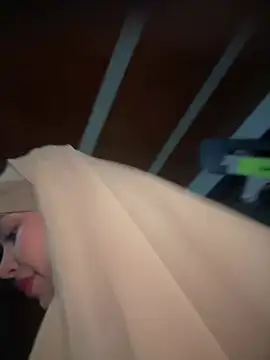 lalilamassu1 online show from January 13, 2026, 11:15 am