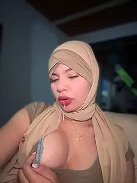 lalilamassu1 online show from February 12, 2026, 11:05 am