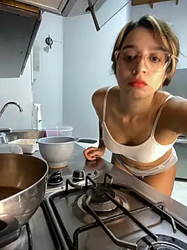 ArianaWolff online show from June 20, 2026, 4:59 am