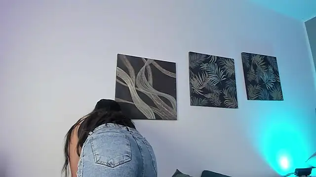 Kathia Morelli online show from September 22, 2025, 11:56 am