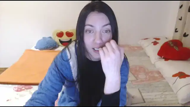 CuteJollie4U online show from March 12, 2026, 4:46 pm