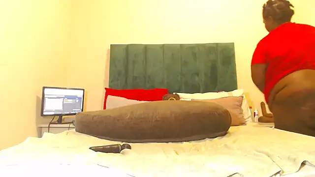 sexybigasss online show from February 27, 2026, 10:37 am