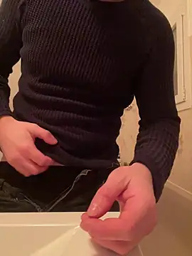 Snapshot of dimitriei chatting on January 23, 2025, 11:47 pm dimitriei online show from January 23, 2025, 11:47 pm