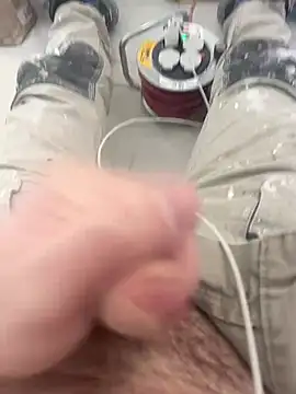 Snapshot of dimitriei chatting on January 28, 2025, 12:32 pm dimitriei online show from January 28, 2025, 12:32 pm