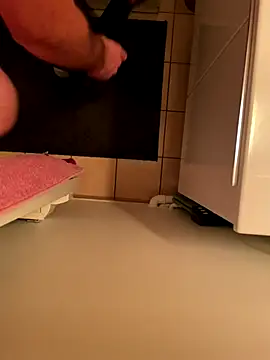 Snapshot of dimitriei chatting on October 17, 2025, 8:33 pm dimitriei online show from October 17, 2025, 8:33 pm