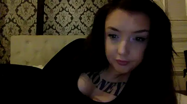 LucyLuxee19 online show from December 2, 2024, 3:58 pm
