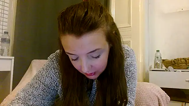 LucyLuxee19 online show from February 5, 2025, 6:04 pm