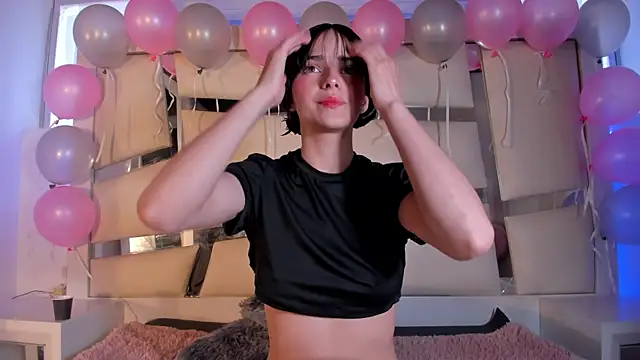 chrystal js online show from October 23, 2025, 1:21 pm