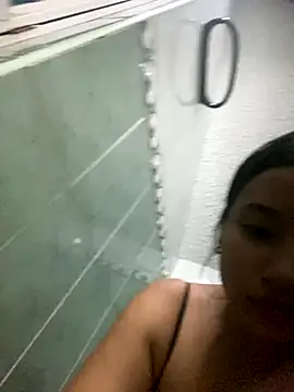 Snapshot of AniEvans_ chatting on October 2, 2025, 3:35 am AniEvans  online show from October 2, 2025, 3:35 am