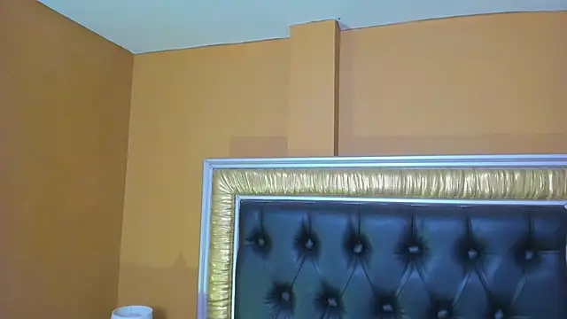 Snapshot of AniEvans_ chatting on October 21, 2025, 10:38 am AniEvans  online show from October 21, 2025, 10:38 am