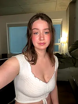 nerdynina online show from October 26, 2025, 8:26 pm