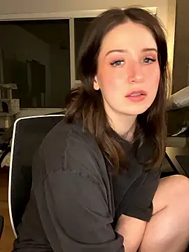 nerdynina online show from January 11, 2026, 12:48 am