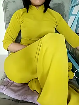    Erin    online show from September 12, 2025, 3:34 pm