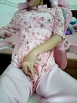    Erin    online show from October 8, 2025, 3:31 pm