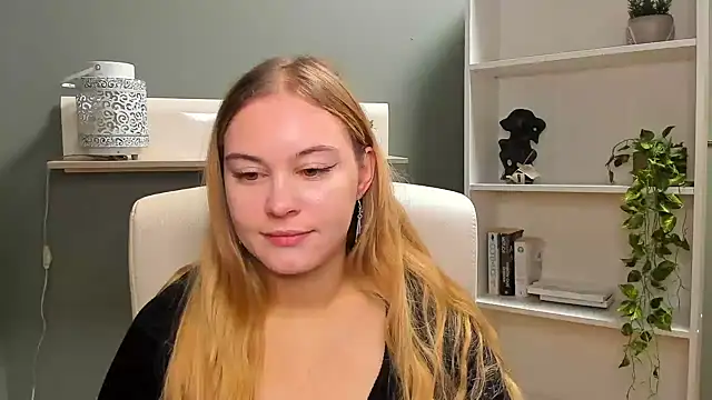 kitty valeria online show from December 21, 2024, 7:35 am