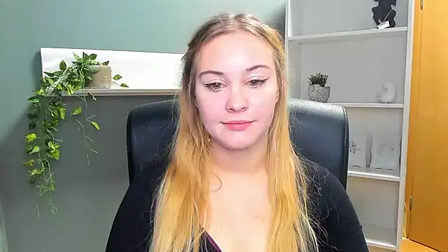 kitty valeria online show from January 19, 2025, 10:50 am