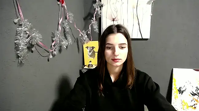 lady olivia  online show from December 18, 2024, 2:06 pm