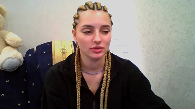 lady olivia  online show from October 11, 2025, 2:15 pm