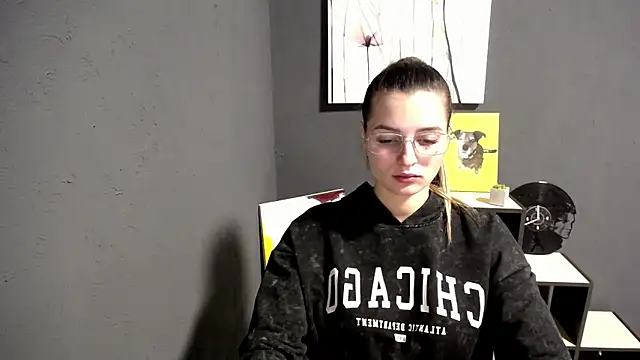 lady olivia  online show from November 17, 2025, 2:23 pm