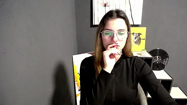 lady olivia  online show from November 26, 2025, 2:18 pm