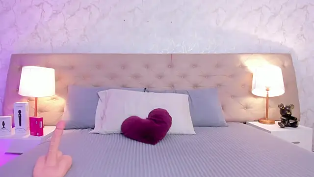 SofieReyes online show from April 4, 2026, 1:41 pm