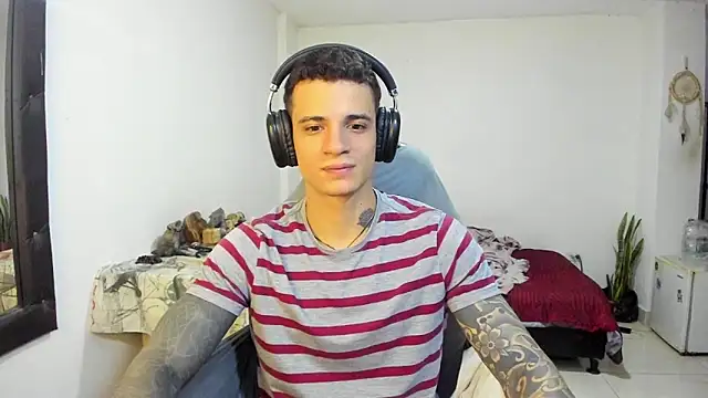 Snapshot of Balo_lovers chatting on December 3, 2025, 4:49 pm Balo lovers online show from December 3, 2025, 4:49 pm